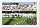 DSC_7274 avellino lecce 0-2 * allo stadio partenio di avellino il lecce vince per 2-0 al 37 valdes su rigore al 39 st munari arbitro ayroldi di molfetta ass.conca e forconi -iv- de benedictis * 750 x 500 * (184KB)